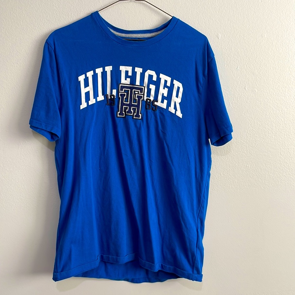 Tommy Hilfiger t-shirt in blue- size medium